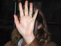 Karin Boellaard, onherkenbaar gemaakt